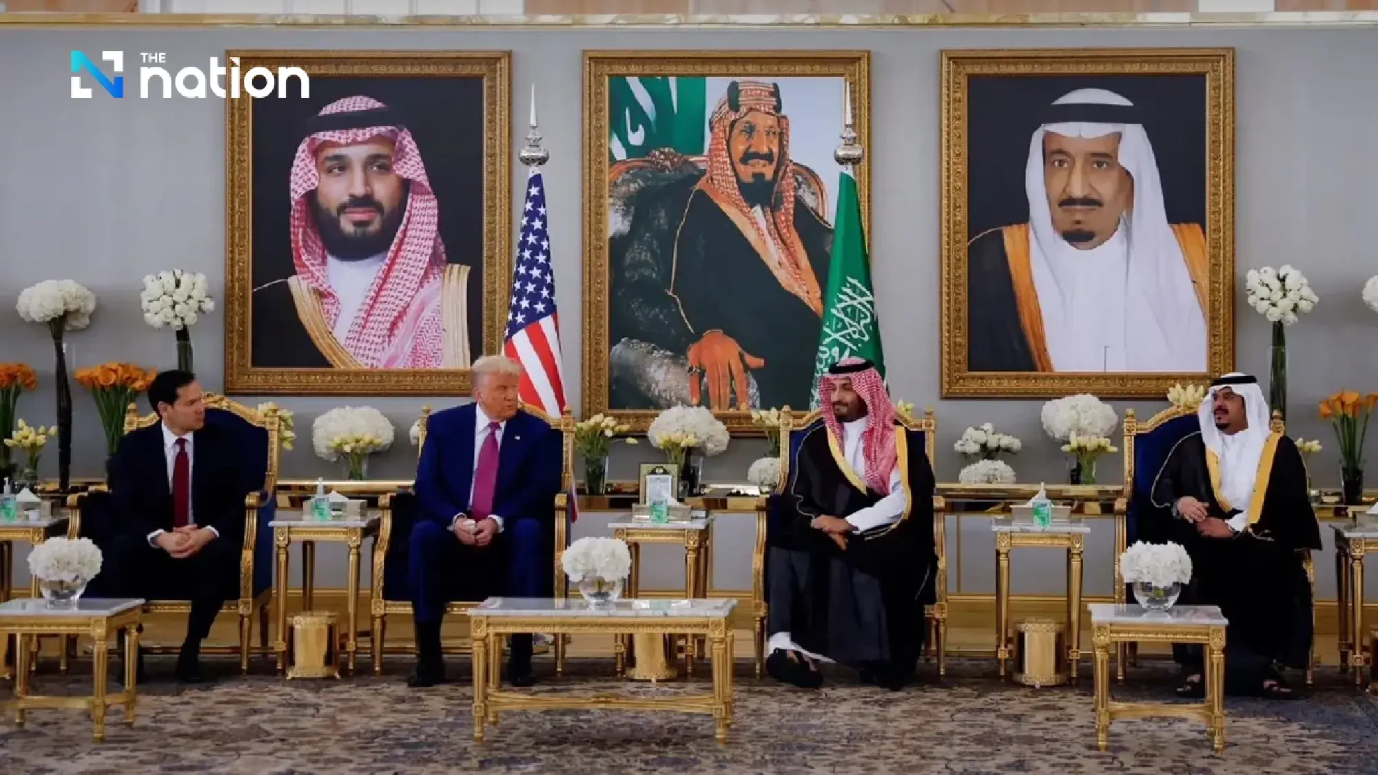 Trump Akan Cabut Sanksi Suriah, Sepakat Jual Senjata ke Saudi Rp2.350 Triliun